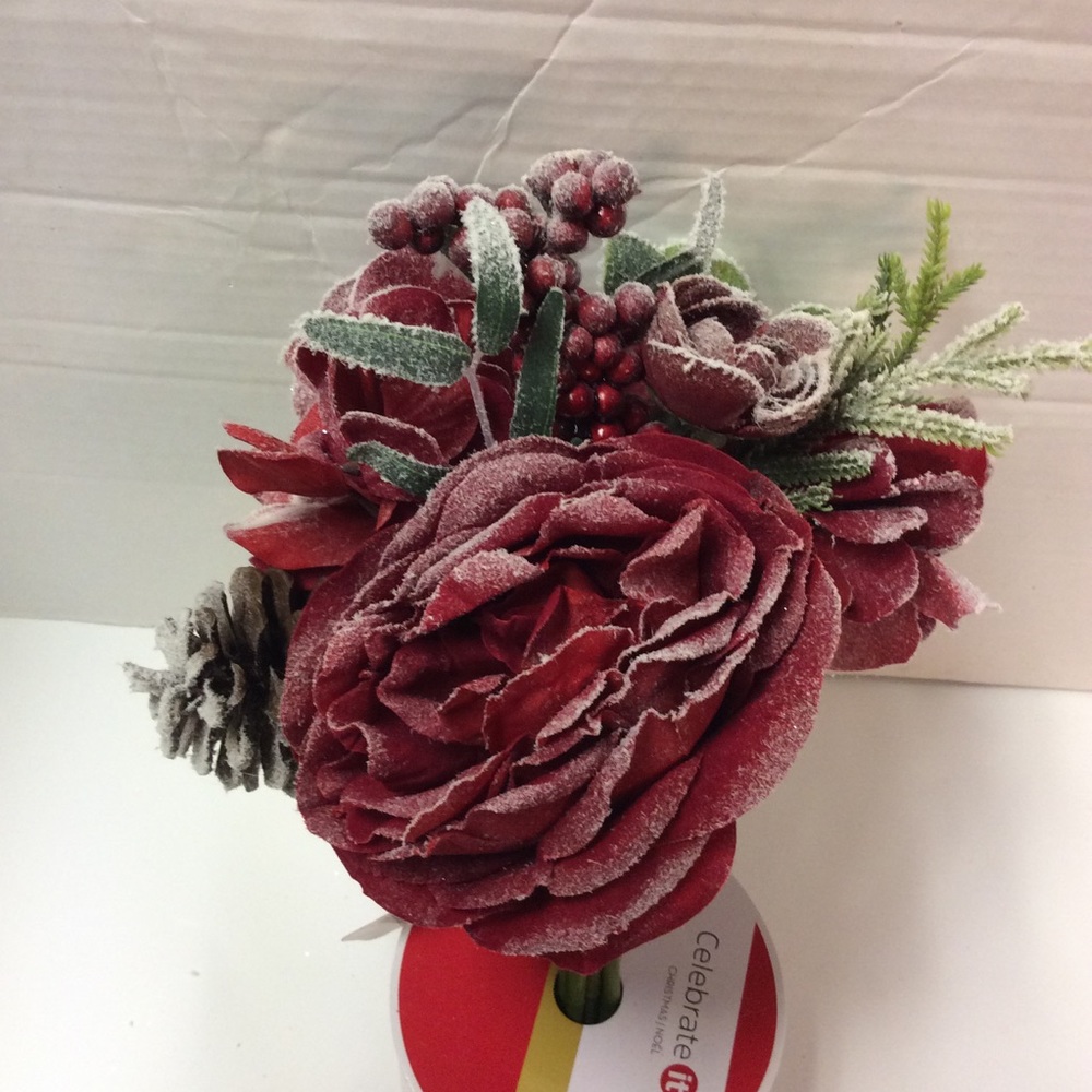 Ashland Christmas #2 Red Frosted Roses Bouquet NWT